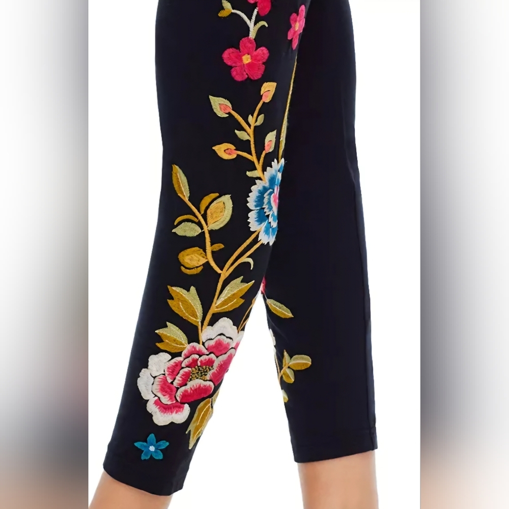 JOHNNY WAS Celina Floral Embroidered Leggings, Sz Large